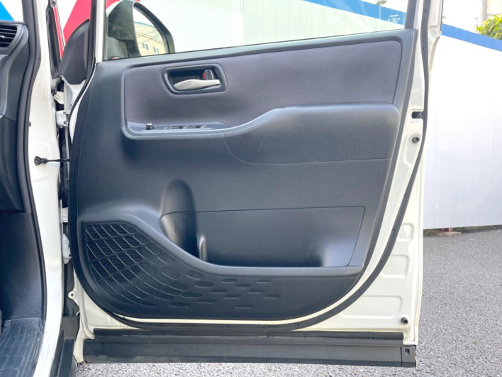 2014 Toyota Noah DBA-ZRR80W (UW-6a36059c3b612)[8]