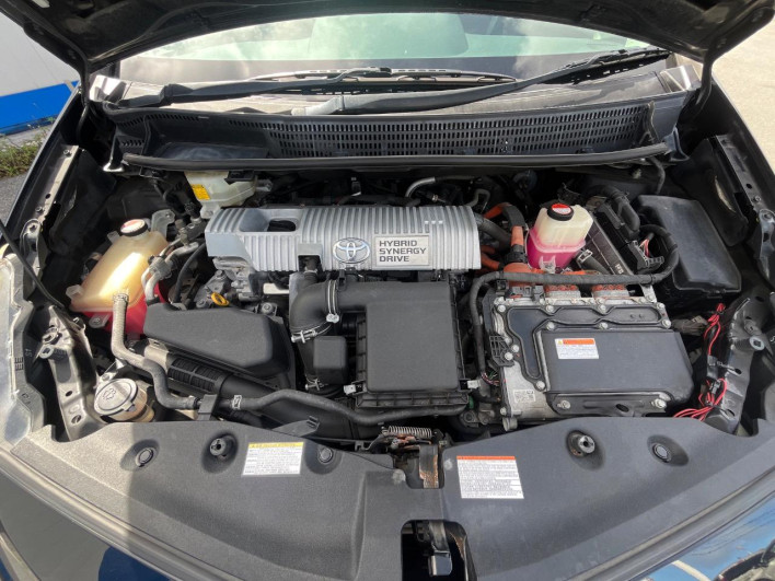 2016 Toyota Prius α DAA-ZVW40W (UW-6a3605b7699c0)[4]
