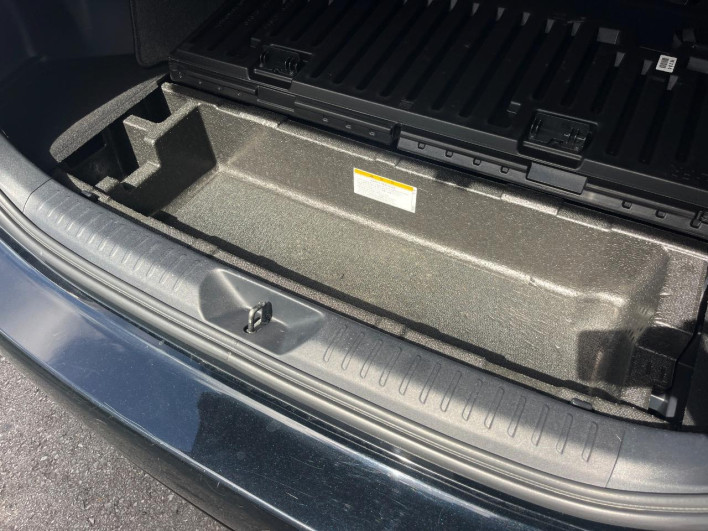 2016 Toyota Prius α DAA-ZVW40W (UW-6a3605b7699c0)[28]