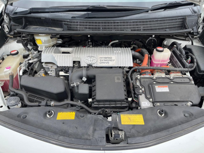2014 Toyota Prius α DAA-ZVW41W (UW-6a3605b7a74ec)[4]