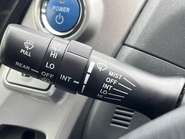 2014 Toyota Prius α DAA-ZVW41W (UW-6a3605b7a74ec)[24]