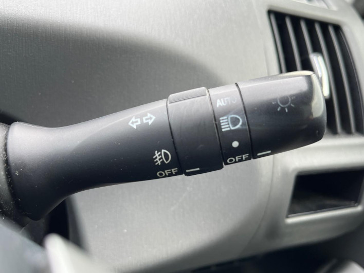 2014 Toyota Prius α DAA-ZVW41W (UW-6a3605b7a74ec)[25]