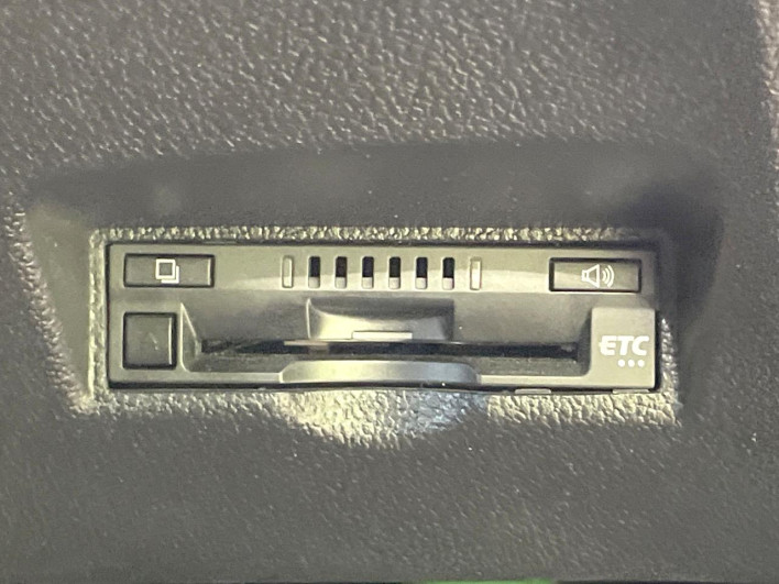 2017 Toyota Prius DAA-ZVW50 (UW-6a3605b9cec6b)[15]