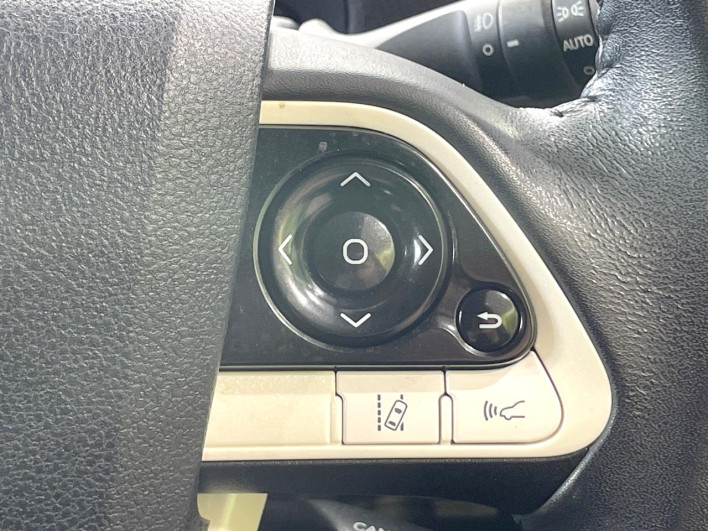 2017 Toyota Prius DAA-ZVW50 (UW-6a3605b9cec6b)[17]