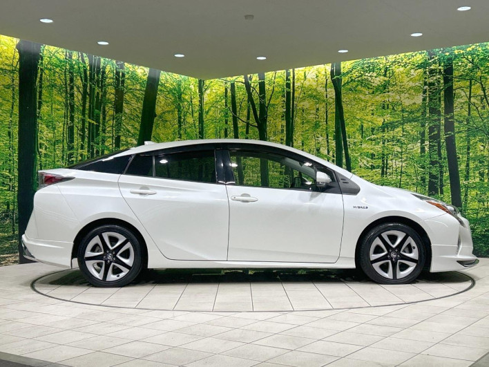 2017 Toyota Prius DAA-ZVW50 (UW-6a3605bb1f760)[15]