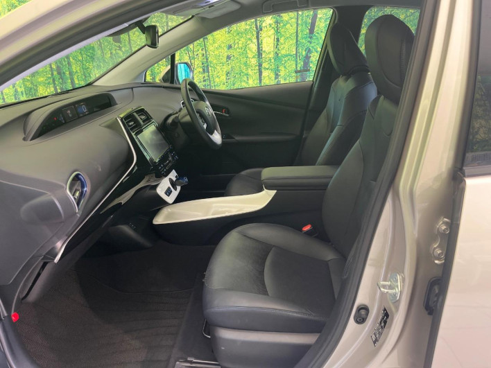 2017 Toyota Prius DAA-ZVW51 (UW-6a3605bc828ed)[11]