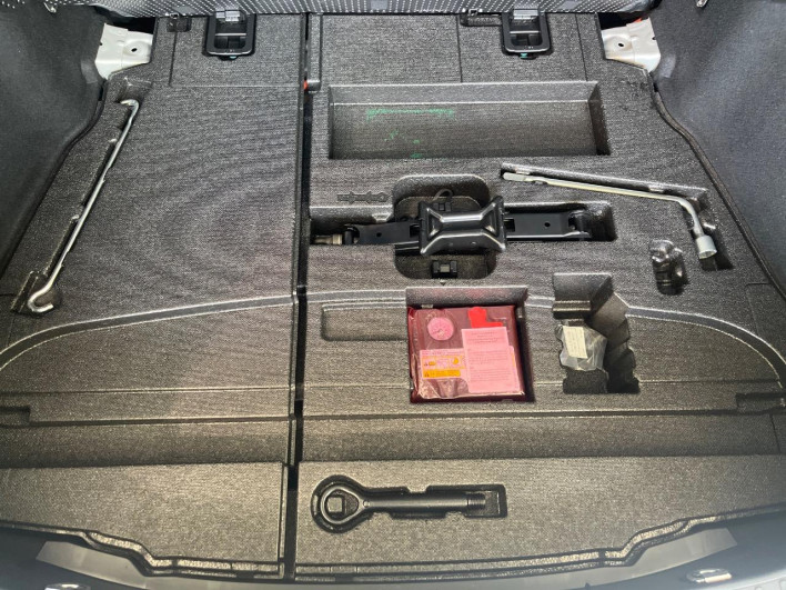 2017 Toyota Prius DAA-ZVW51 (UW-6a3605bc828ed)[19]