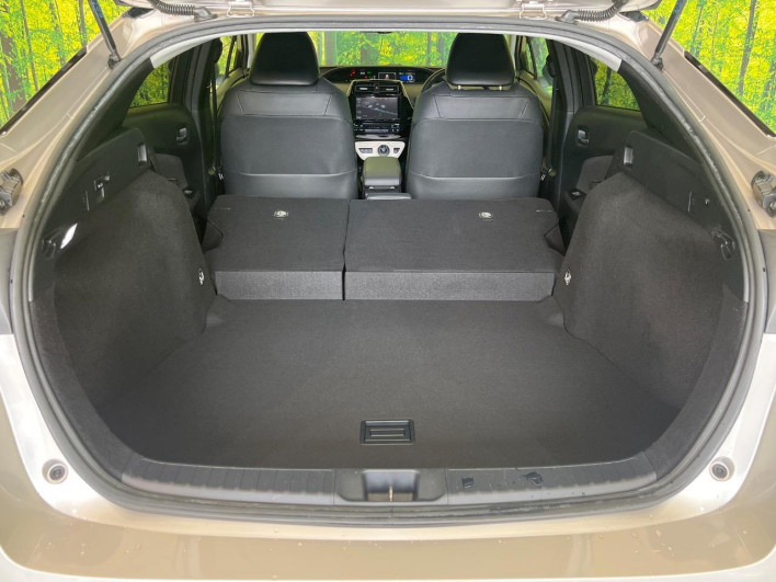 2017 Toyota Prius DAA-ZVW51 (UW-6a3605bc828ed)[18]