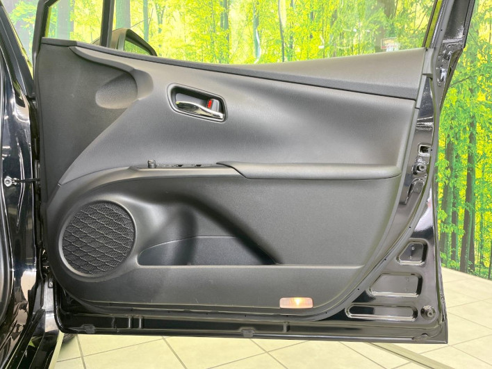 2020 Toyota Prius DAA-ZVW51 (UW-6a3605bdbe0d8)[18]