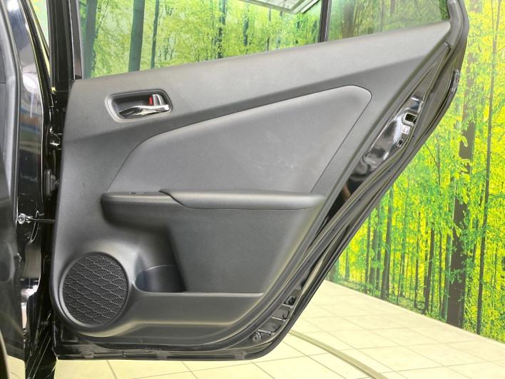 2020 Toyota Prius DAA-ZVW51 (UW-6a3605bdbe0d8)[17]
