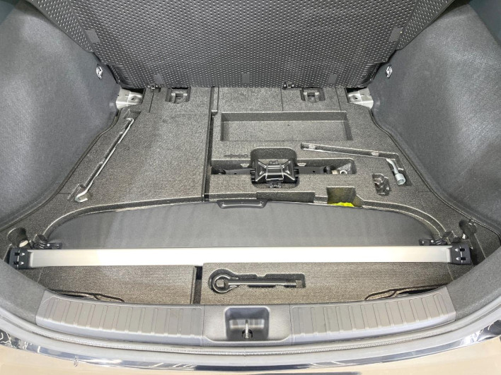 2020 Toyota Prius DAA-ZVW51 (UW-6a3605bdbe0d8)[11]
