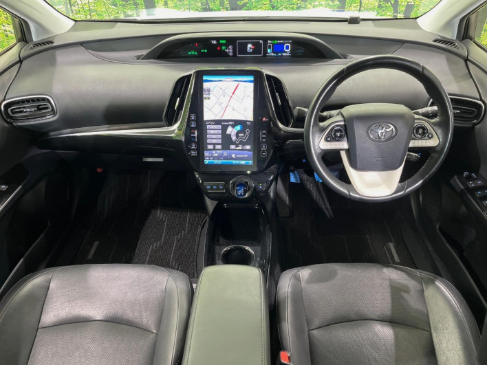 2017 Toyota Prius PHV DLA-ZVW52 (UW-6a3605bff1096)[17]