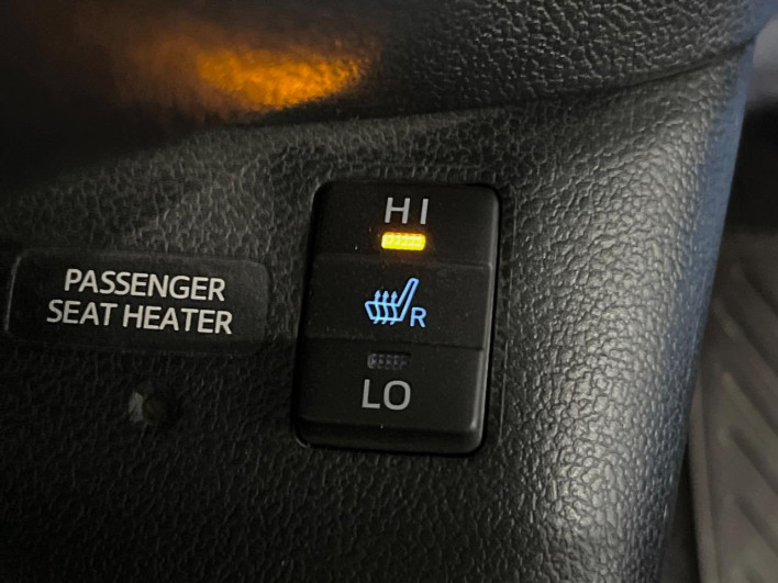 2017 Toyota Prius PHV DLA-ZVW52 (UW-6a3605bff1096)[28]