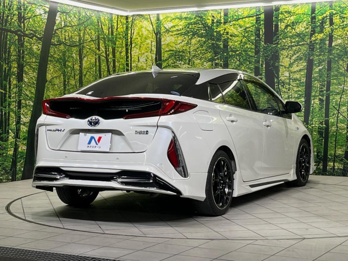 2017 Toyota Prius PHV DLA-ZVW52 (UW-6a3605bff1096)[5]