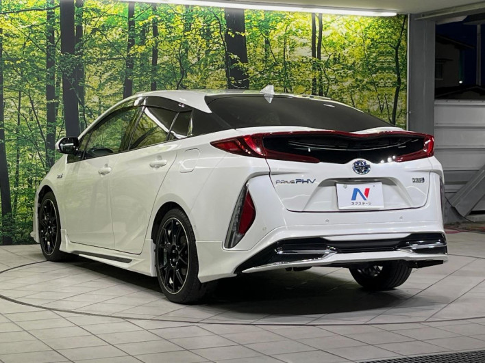 2017 Toyota Prius PHV DLA-ZVW52 (UW-6a3605bff1096)[7]