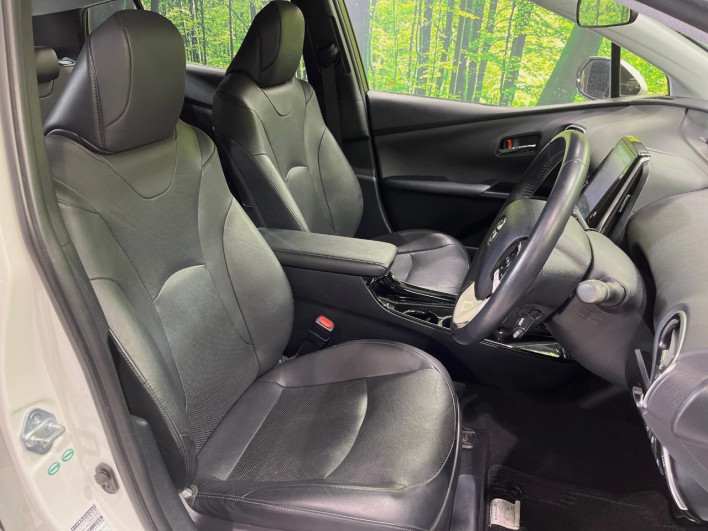 2017 Toyota Prius PHV DLA-ZVW52 (UW-6a3605bff1096)[19]