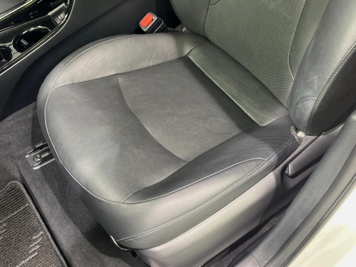 2017 Toyota Prius PHV DLA-ZVW52 (UW-6a3605bff1096)[13]