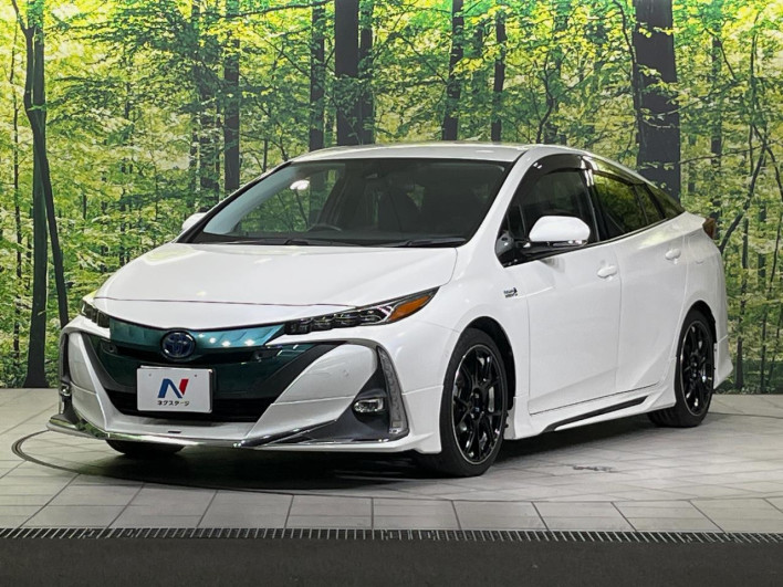 2017 Toyota Prius PHV DLA-ZVW52 (UW-6a3605bff1096)[0]