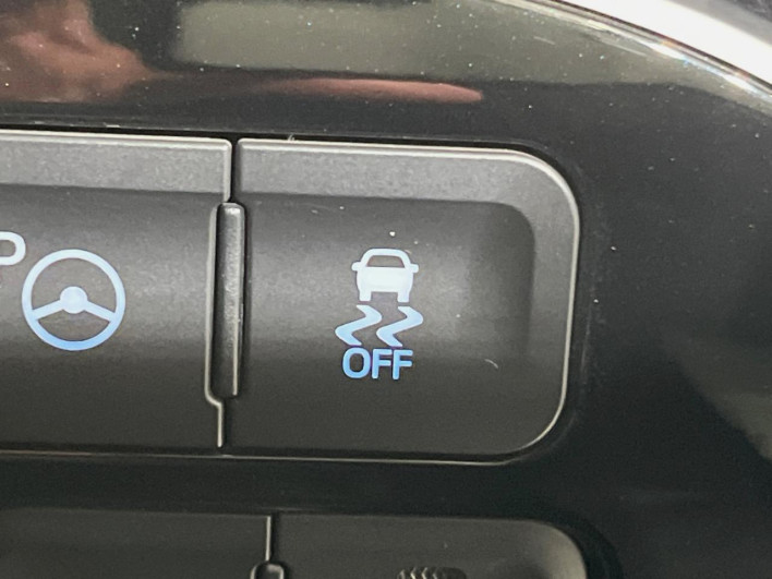 2017 Toyota Prius PHV DLA-ZVW52 (UW-6a3605bff1096)[22]
