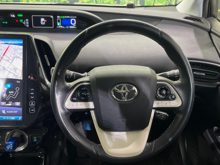 2017 Toyota Prius PHV DLA-ZVW52 (UW-6a3605bff1096)[16]