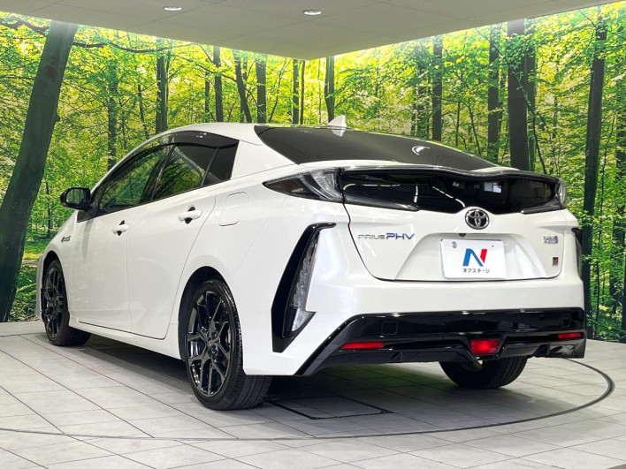 2018 Toyota Prius PHV DLA-ZVW52 (UW-6a3605c115266)[16]