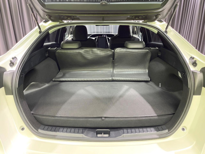 2018 Toyota Prius PHV DLA-ZVW52 (UW-6a3605c115266)[23]