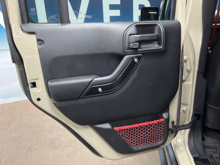 2017 Chrysler Jeep Wrangler Unlimited ABA-JK36LR (UW-6a3754b785563)[24]