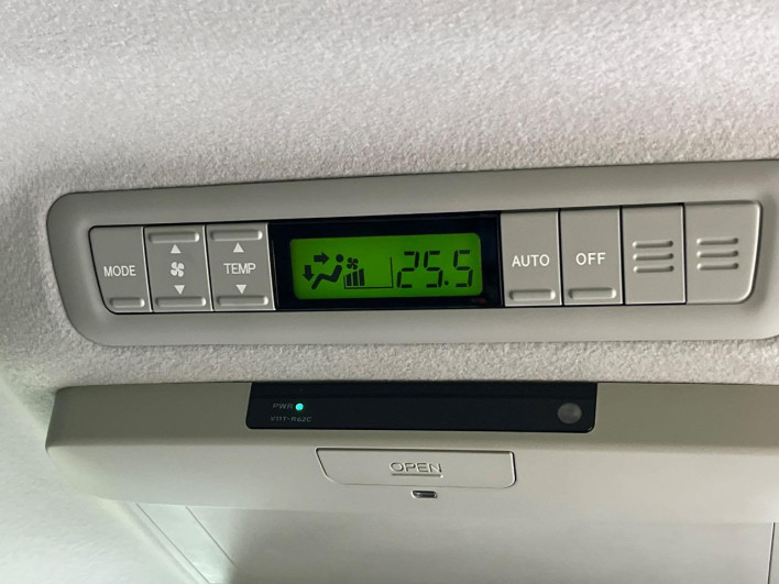 2013 Toyota Estima DBA-ACR50W (UW-6a3754cf30518)[27]