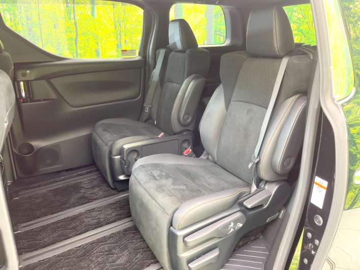 2020 Toyota Alphard Hybrid 6AA-AYH30W (UW-6a3754fb2e72a)[17]