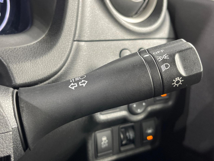 2014 Nissan Note DBA-E12 (UW-6a3755317602d)[11]