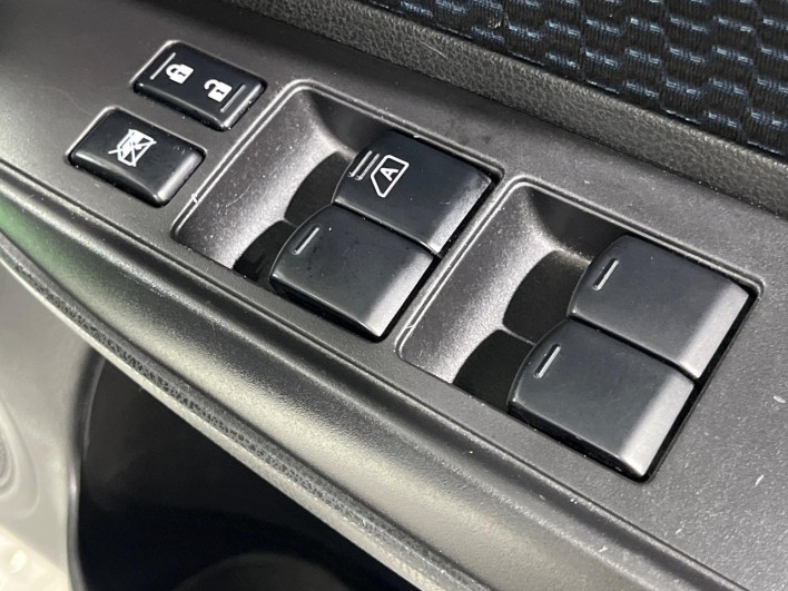 2014 Nissan Note DBA-E12 (UW-6a3755317602d)[24]