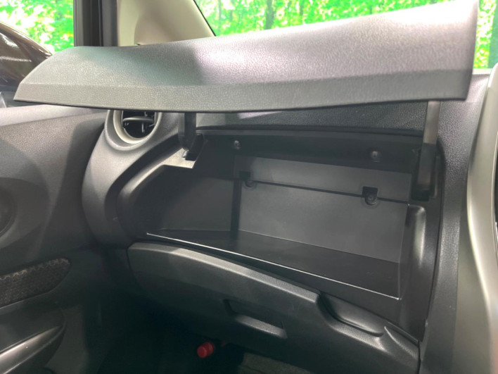 2015 Nissan Note DBA-E12 (UW-6a375531cec61)[29]