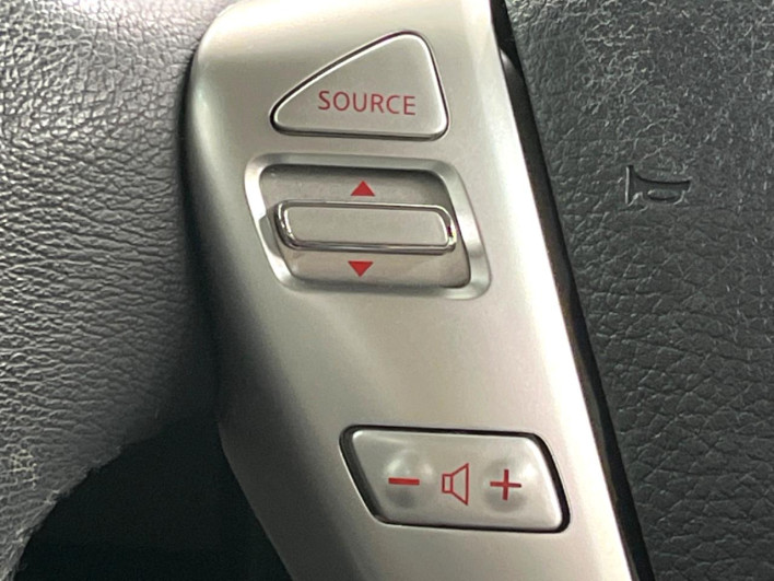 2015 Nissan Note DBA-E12 (UW-6a375531cec61)[24]
