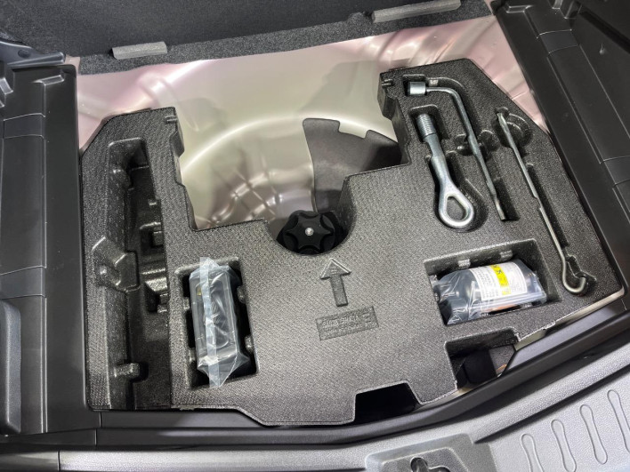 2017 Nissan Note DBA-E12 (UW-6a375532f25fd)[25]