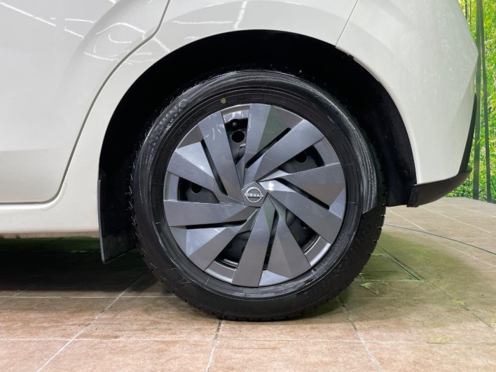 2021 Nissan Note 6AA-E13 (UW-6a375534acda9)[25]