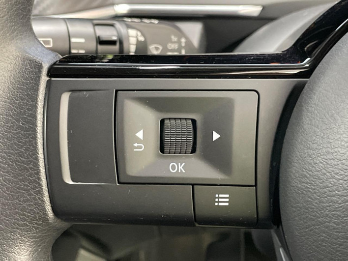 2021 Nissan Note 6AA-E13 (UW-6a375534acda9)[16]