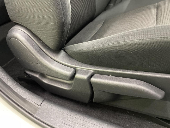 2021 Nissan Note 6AA-E13 (UW-6a375534acda9)[6]
