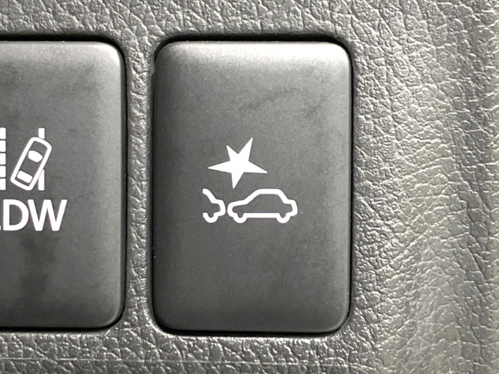 2018 Mitsubishi OUTLANDER PHEV DLA-GG2W (UW-6a3755535f1da)[18]