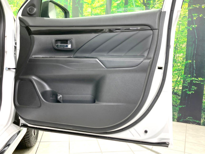 2018 Mitsubishi OUTLANDER PHEV DLA-GG2W (UW-6a3755535f1da)[16]
