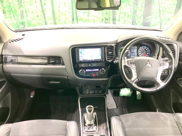 2018 Mitsubishi OUTLANDER PHEV DLA-GG2W (UW-6a3755535f1da)[13]
