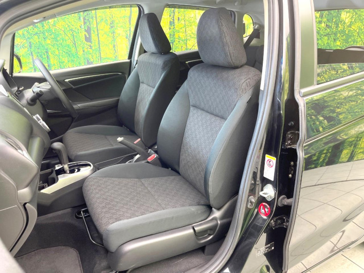 2014 Honda Fit DBA-GK3 (UW-6a37555478207)[15]
