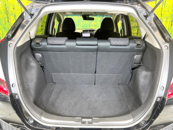 2014 Honda Fit DBA-GK3 (UW-6a37555478207)[29]
