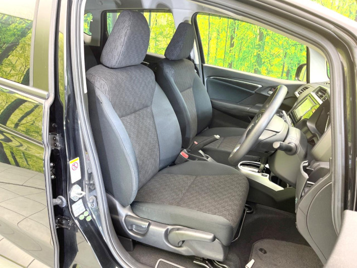 2014 Honda Fit DBA-GK3 (UW-6a37555478207)[12]