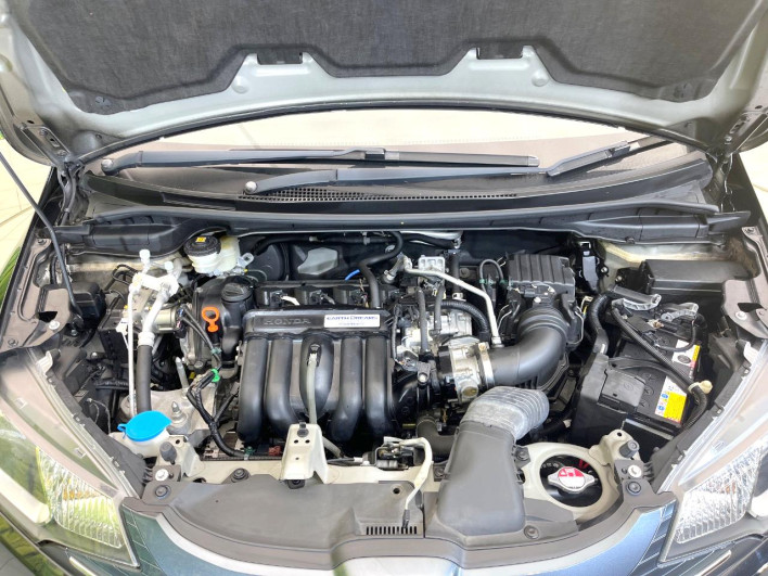 2014 Honda Fit DBA-GK3 (UW-6a37555478207)[4]