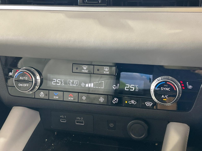 2022 Mitsubishi OUTLANDER PHEV 5LA-GN0W (UW-6a37555633c3c)[19]