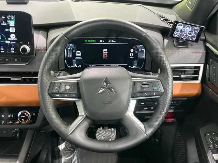 2022 Mitsubishi OUTLANDER PHEV 5LA-GN0W (UW-6a37555687119)[17]