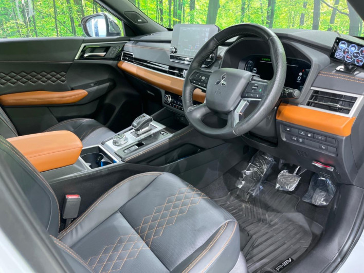 2022 Mitsubishi OUTLANDER PHEV 5LA-GN0W (UW-6a37555687119)[12]