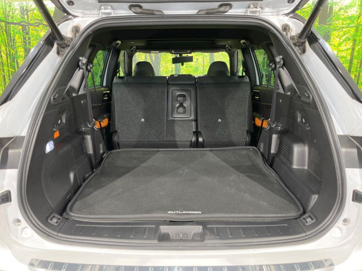 2022 Mitsubishi OUTLANDER PHEV 5LA-GN0W (UW-6a37555687119)[22]