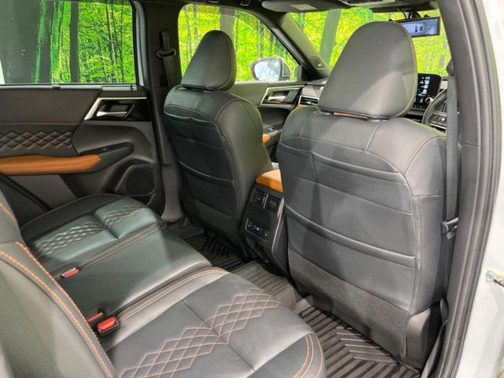 2022 Mitsubishi OUTLANDER PHEV 5LA-GN0W (UW-6a37555687119)[13]
