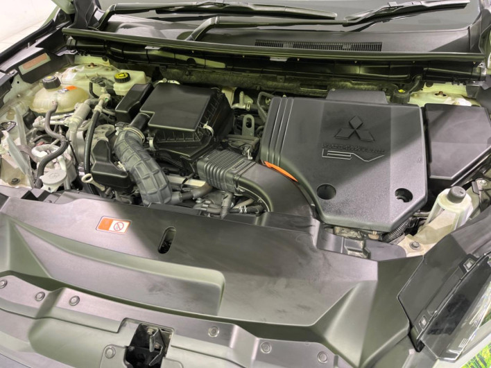 2022 Mitsubishi OUTLANDER PHEV 5LA-GN0W (UW-6a37555687119)[4]
